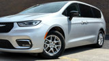 Used 2024 Chrysler Pacifica Touring-L image 5