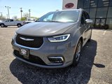 Used 2022 Chrysler Pacifica Limited image 3