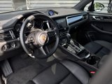 Certified 2022 Porsche Macan image 4