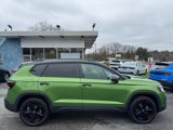 New 2025 Volkswagen Taos SE image 2