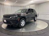 Used 2023 Jeep Grand Cherokee Laredo image 3