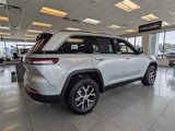 New 2025 Jeep Grand Cherokee Limited w/ Luxury Tech Group II image 3