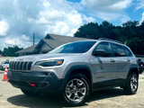 Used 2019 Jeep Cherokee Trailhawk image 2