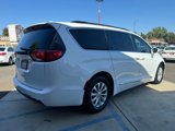 Used 2017 Chrysler Pacifica Touring-L image 5