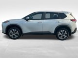 Used 2023 Nissan Rogue SV image 2