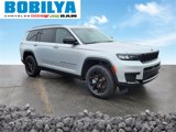 Used 2024 Jeep Grand Cherokee L Laredo image 2