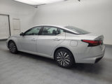 Used 2023 Nissan Altima 2.5 SV image 3