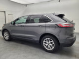 Used 2023 Ford Edge SEL image 3