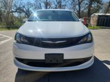 Used 2022 Chrysler Voyager LX image 2