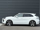 New 2025 Porsche Cayenne GTS image 2