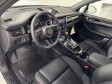 Certified 2025 Porsche Macan Turbo image 4
