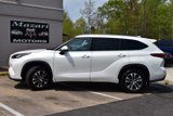 Used 2020 Toyota Highlander XLE image 3