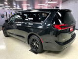 Used 2023 Chrysler Pacifica Touring-L image 4