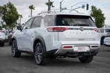 New 2025 Nissan Pathfinder SL image 5