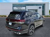 Used 2025 Volkswagen Atlas SEL Premium R-Line image 5
