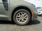 Used 2023 Chrysler Pacifica Touring-L image 4