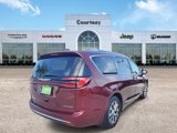 Used 2022 Chrysler Pacifica Pinnacle image 4