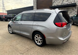 Used 2019 Chrysler Pacifica Limited image 2