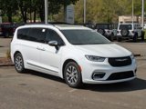 New 2025 Chrysler Pacifica Pinnacle image 3