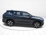 New 2025 Mitsubishi Outlander SE image 3