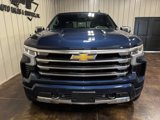 Used 2023 Chevrolet Silverado 1500 High Country w/ Technology Package image 2