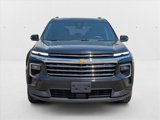 Used 2024 Chevrolet Traverse LT image 2