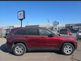 Used 2023 Jeep Grand Cherokee Limited image 2