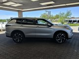 Used 2022 Mitsubishi Outlander SE image 4