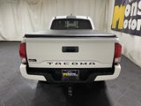 Used 2017 Toyota Tacoma TRD Off-Road image 5