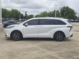 Used 2025 Toyota Sienna Platinum image 4