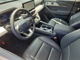 Used 2025 Ford Explorer Active w/ Active Comfort Package image 3