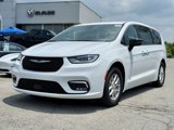 New 2025 Chrysler Pacifica Select image 2
