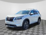 New 2025 Nissan Pathfinder Platinum image 2