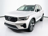 Used 2024 Volvo XC40 B5 Core image 3