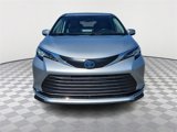 Used 2022 Toyota Sienna XLE image 2
