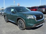 New 2025 Nissan Pathfinder Platinum image 2