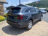 Used 2023 Kia Sorento LX image 5