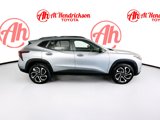 Used 2025 Chevrolet Trax RS w/ Driver Confidence Package image 2