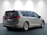 New 2025 Chrysler Pacifica Select image 4