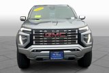Used 2024 GMC Canyon Denali image 3