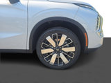 New 2025 Mitsubishi Outlander SE image 2