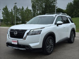 New 2025 Nissan Pathfinder SL image 2