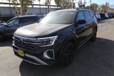 New 2025 Volkswagen Atlas Peak Edition SE image 2