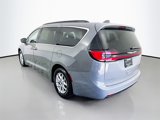 Used 2022 Chrysler Pacifica Touring-L image 5