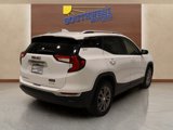Used 2024 GMC Terrain SLT image 4