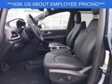New 2025 Chrysler Pacifica Select image 3