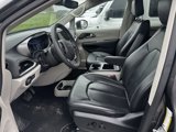 Used 2023 Chrysler Pacifica Touring-L image 3