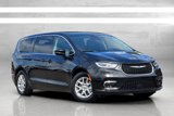 Used 2024 Chrysler Pacifica Touring-L image 2