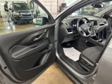 Used 2023 GMC Terrain SLE w/ Driver Convenience Package image 5