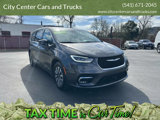 Used 2022 Chrysler Pacifica Touring-L w/ Uconnect Theater Family Group image 2